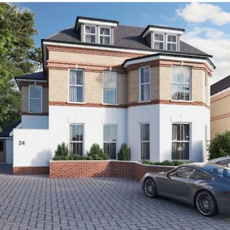 Coastal Vibes - Stunning Bournemouth Apartment - Couples - Small Families - King Bed - Private Parking - 10Min Walk To Beach-3